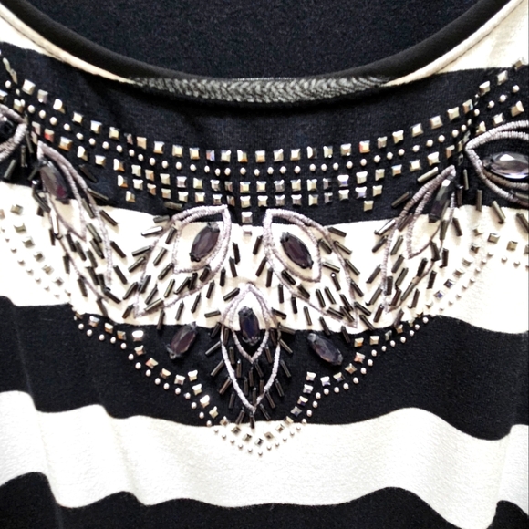 White House Black Market Women's Black and White Striped Jewel Beaded Top Medium - Picture 3 of 5